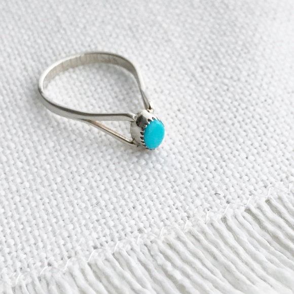 Vintage Jewelry - 1970s NATIVE Zuni Turquoise & Sterling Silver Vintage Stacker Ring NOS Signed
